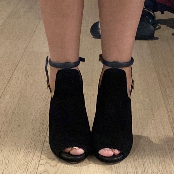 GUCCI OPEN TOES BOOTS - Picture 9 of 10